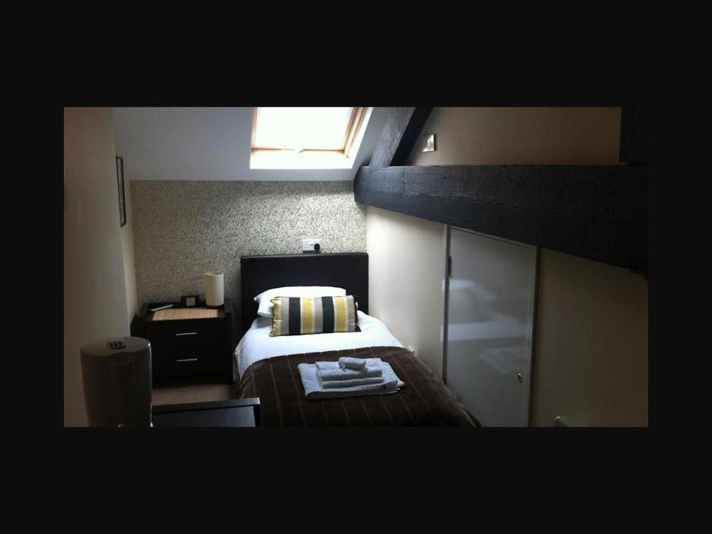 Single Room Bath